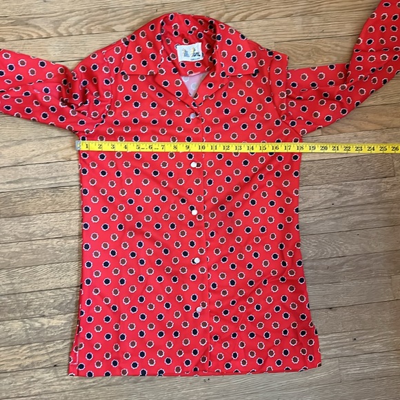 Vintage 70s Polyester Button Down Blouse Red Flowers - Picture 6 of 7